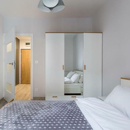 Luksusowy Apartament Przy Targach Poznan Luaran gambar